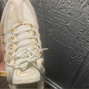 2018
Wmns Air Max 95 'Desert Sand Gold'